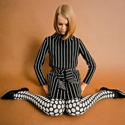 Detail from 1965 Vogue fashion spread.