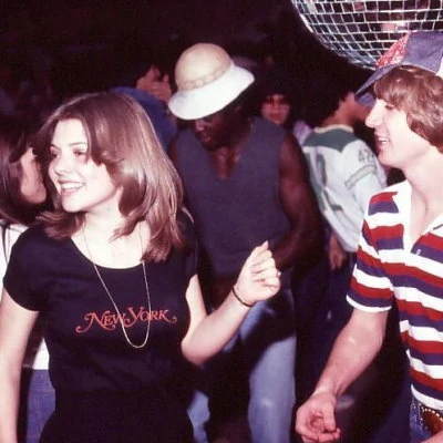 1980 teen dance.