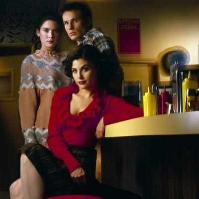 ABC-TV debuts the mystery/drama series Twin Peaks. Directed by filmmaker David Lynch, the moody, surrealist series is cancelled after two seasons. Having gained a devoted cult following, a prequel/sequel movie is later released.