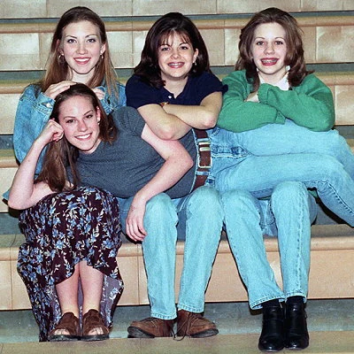 High schoolers pose for the yearbook in Kansas City.